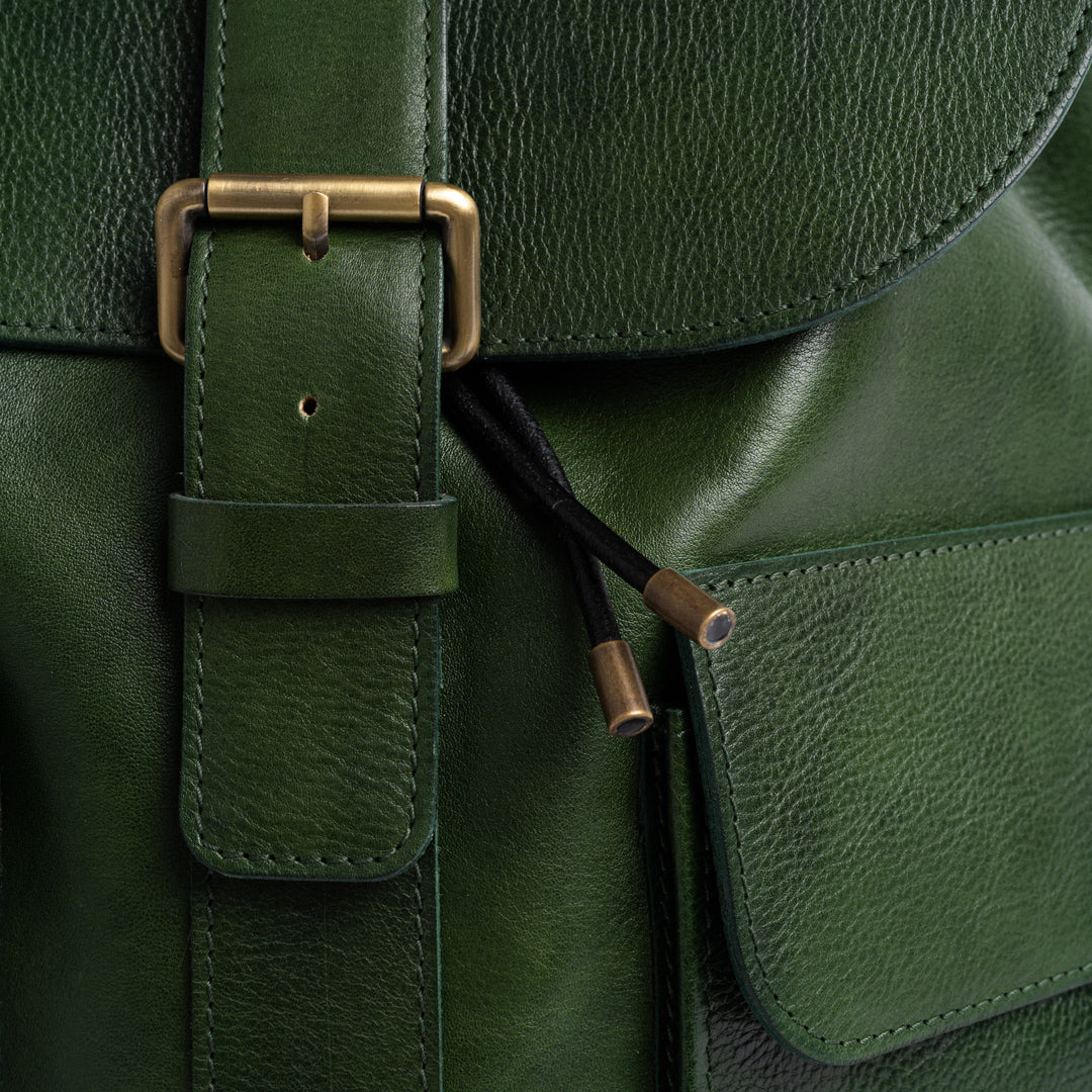 Traveller s Backpack in Vegetable Tanned Green Leather VILLOU