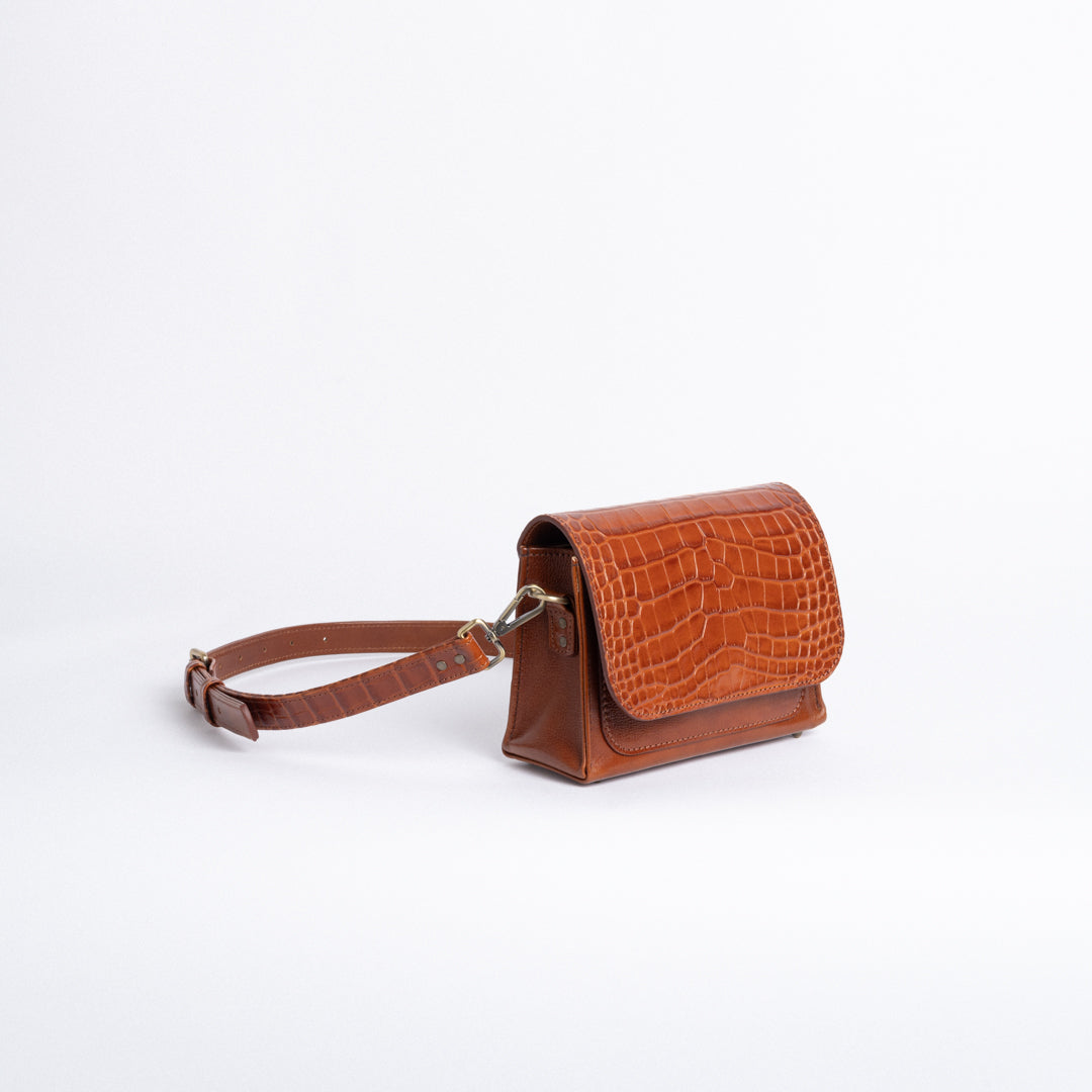 Shoulder Bag in Cognac Vegetable Tanned Leather