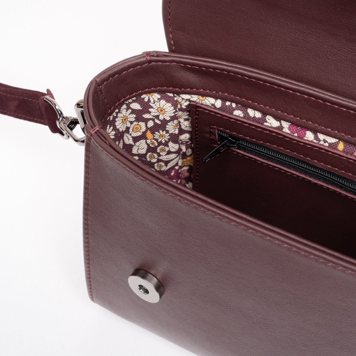 FLOW Shoulder Bag in Burgundy
