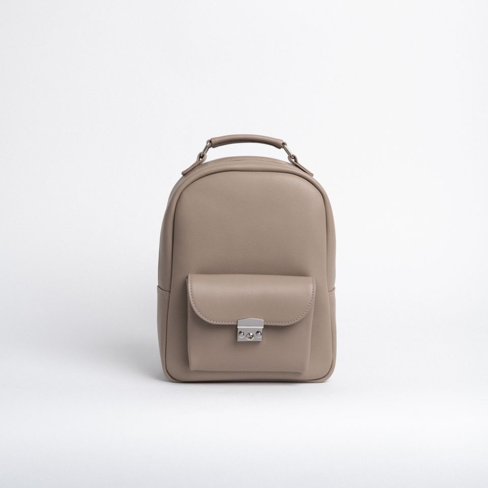 Squeeze Lock Backpack in Beige